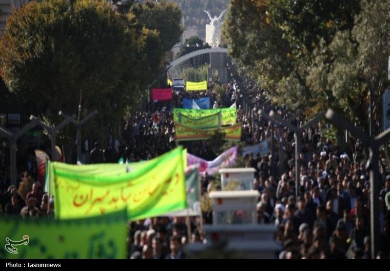 طوفان بیداری در 13 آبان/ صف‌آرایی دوباره ملت ایران در برابر استکبار‌/ نمایش اقتدار ملی + فیلم