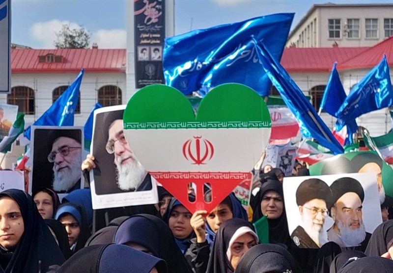 حماسه حضور دانش‌آموزان گیلانی در راهپیمایی 13 آبان