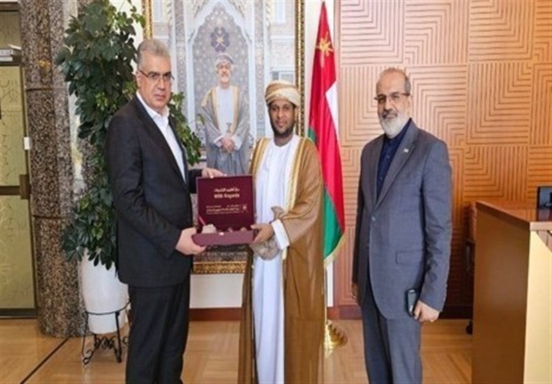 إيران وعمان تؤكدان على تسريع تنفيذ اتفاقية التجارة التفضيلية