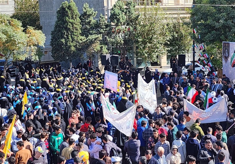 حضور پرشور مردم و دانش‌آموزان غرب استان تهران در راهپیمایی 13 آبان+تصویر