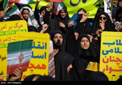 حضور گسترده مردم اردبیل در راهپیمایی 13 آبان