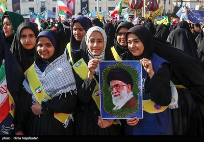 راهپیمایی پرشور 13 آبان در زابل؛ طوفان و تعطیلی مدارس هم مانع حضور نشد