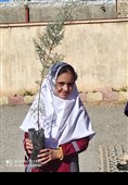 پویش مردمی درختکاری به مناسبت روز دانش‌آموز در مدارس لرستان