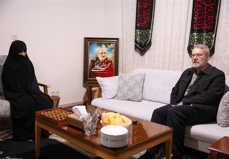 دیدار لاریجانی با خانواده شهید سرلشگر محمد کاظمی