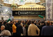 حال و هوای حرم بانوی کرامت در شام شهادت حضرت زهرا(س)