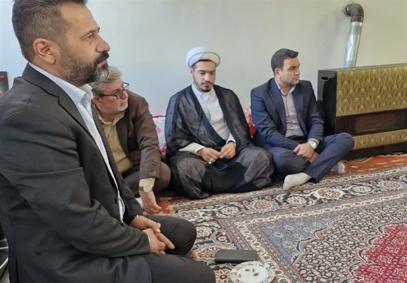 دیدار مشاور استاندار آذربایجان‌ غربی با خانواده شهید علیرضا ولی‌زاده