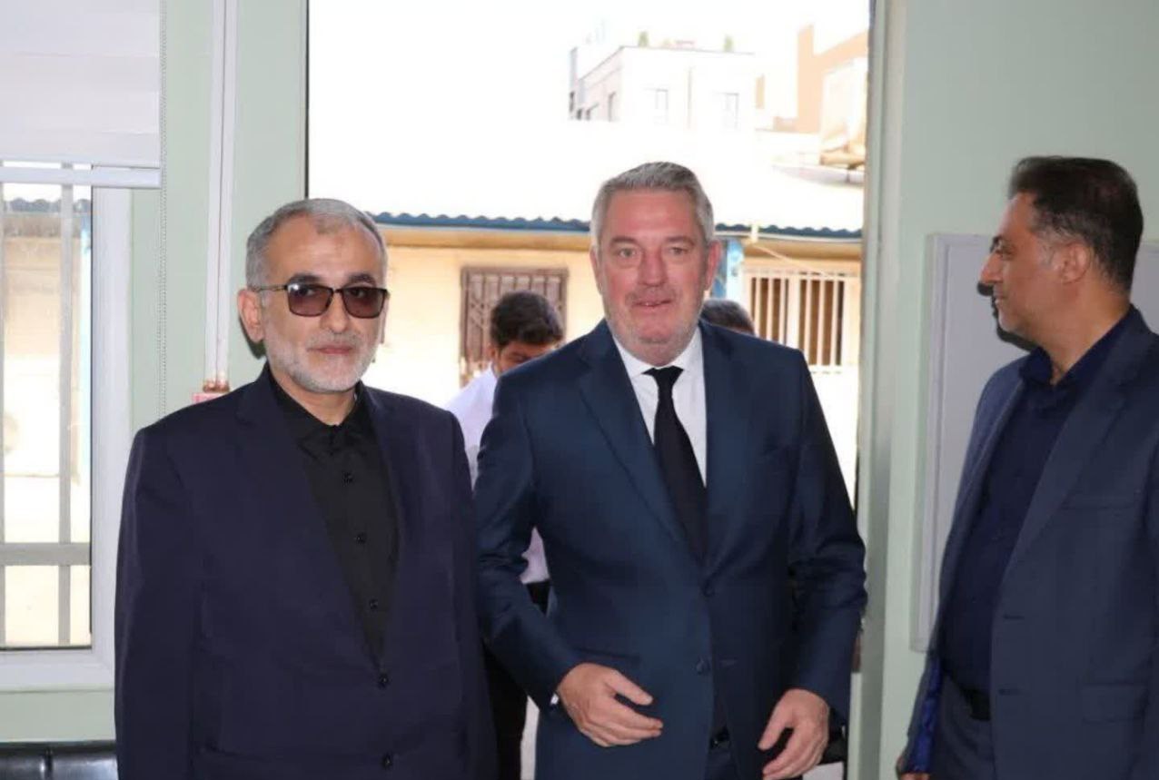 بازدید سفیر هلند از خدمت‌رسانی به مهاجران قانونی در مرکز خلیج فارس