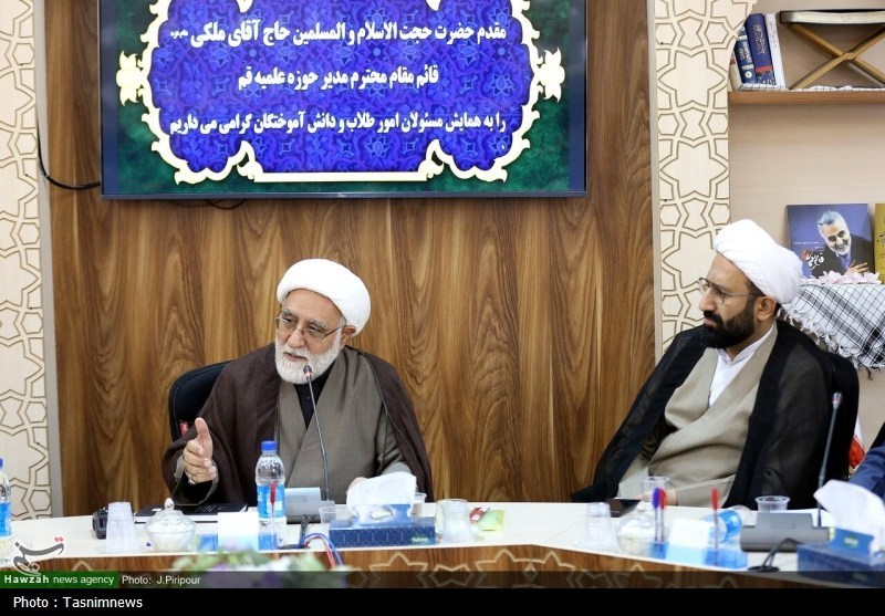 روحانیت در مقابله با توطئه‌ها باید همیشه احساس مسئولیت کند