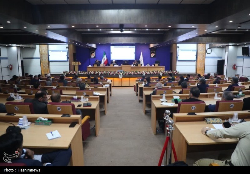 تأکید استاندار قم بر تسریع در اجرای طرح نهضت ملی مسکن