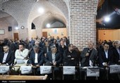 نشست صمیمی استاندار با بازیان و اصناف در شورای محله‌ای