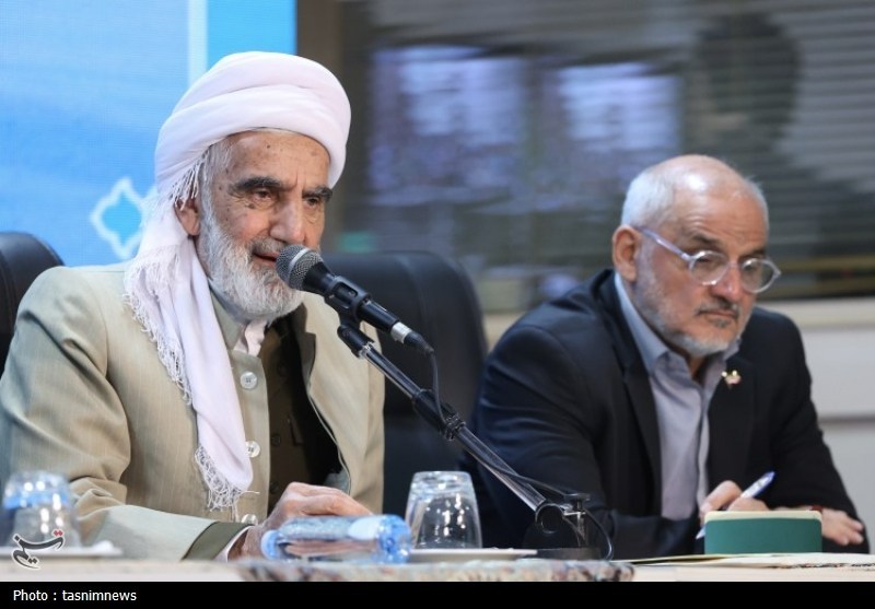 دریاچه زریبار می‌تواند مرکز توریستی جهان شود