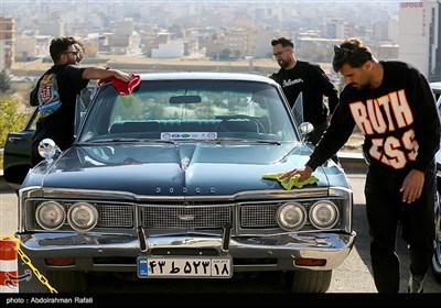 همایش خودروهای کلاسیک در همدان