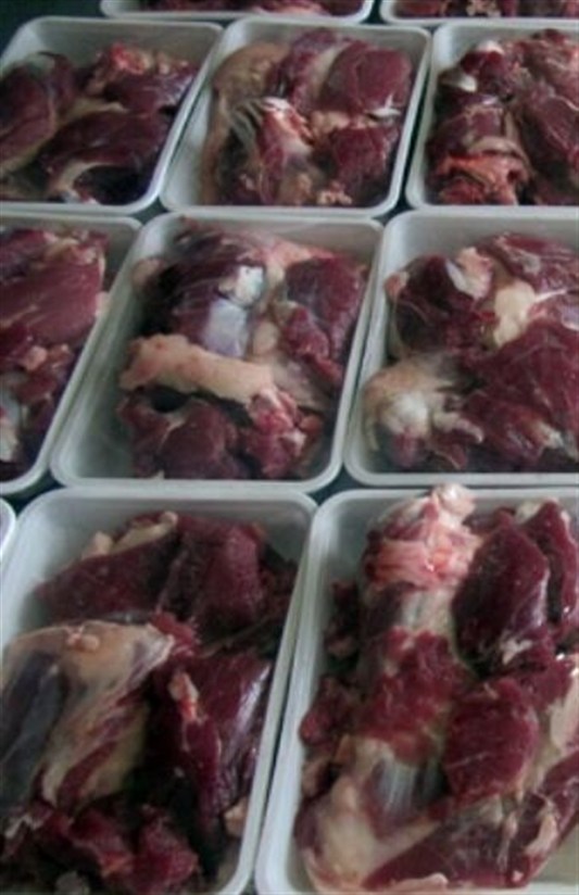 توزیع 28 تن گوشت قربان بین نیازمندان چهار استان کشور