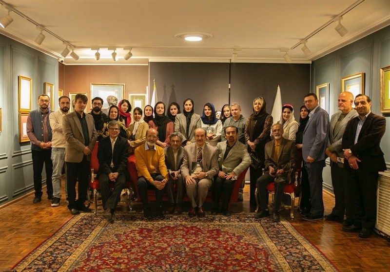 فضائلی احیاگر خوشنویسی معاصر / گالری جایی برای آموزش و پژوهش است