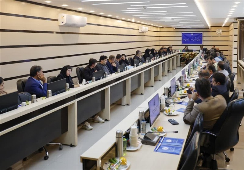 وضعیت دهکده فرش در چالشتر سریعتر تعیین تکلیف شود