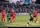 دیدار تیم های فوتبال خیبر خرم‌آباد و تراکتور تبریز