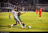 دیدار تیم های فوتبال خیبر خرم‌آباد و تراکتور تبریز