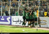 دیدار تیم های فوتبال خیبر خرم‌آباد و تراکتور تبریز