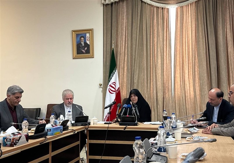 مراسم رونمایی از حقوق بشر آمریکا و انگلیس در وزارت امور خارجه