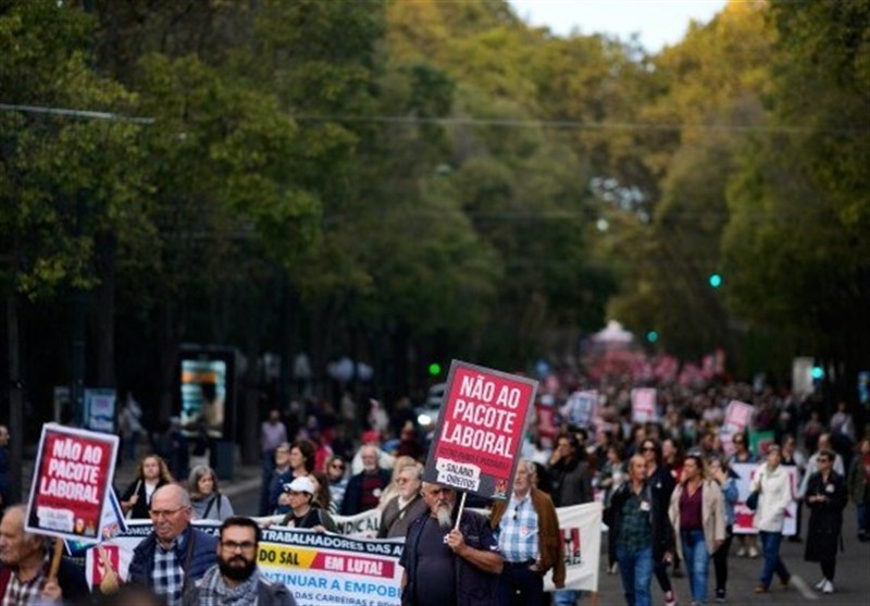 Tens of Thousands March in Lisbon against Planned Labor Changes