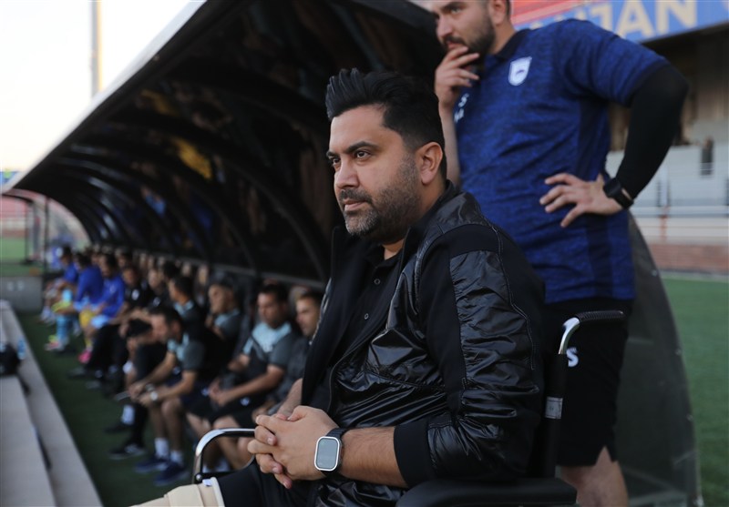 اخباری: صدرنشینی؟ نباید روی چادرملو فشار وارد شود/ برای جذب «رنی» از من انتقاد کردند