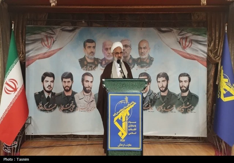 نماینده ولی‌فقیه در سپاه: خانواده‌های شهدا الگوی واقعی «با حسین بودن» هستند