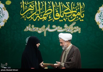  نخستین نشست ستاد مرکزی بزرگداشت هفته زن و مقام مادر