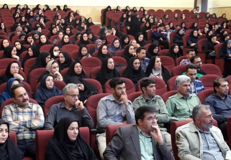 نشست آموزشی و تربیتی «حافظان کویر» در بافق برگزار شد