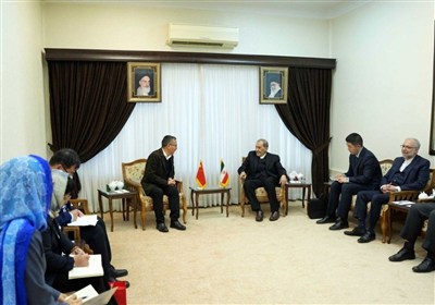 ولايتي: علاقات إيران والصين يمكن أن تكون نموذجاً فاعلاً للتعاون البنّاء بين الدول المستقلة