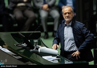حضور رئیس جمهور در صحن علنی مجلس