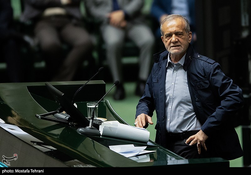 حضور رئیس جمهور در صحن علنی مجلس