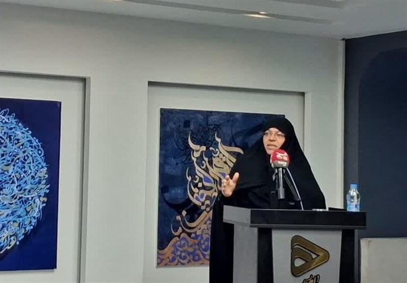 زن ایرانی؛ از مرهم‌گذاری رزمندگان تا تربیت نسل منتظر