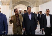 بازدید استاندار کرمان از کتابخانه مرکزی کرمان