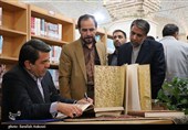 بازدید استاندار کرمان از کتابخانه مرکزی کرمان