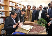 بازدید استاندار کرمان از کتابخانه مرکزی کرمان