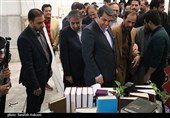 بازدید استاندار کرمان از کتابخانه مرکزی کرمان
