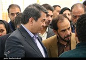 بازدید استاندار کرمان از کتابخانه مرکزی کرمان