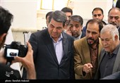 بازدید استاندار کرمان از کتابخانه مرکزی کرمان