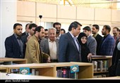 بازدید استاندار کرمان از کتابخانه مرکزی کرمان
