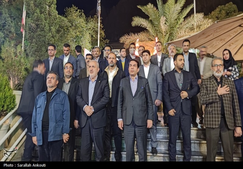 وزیر نیرو به مقام شامخ شهید سلیمانی ادای احترام کرد