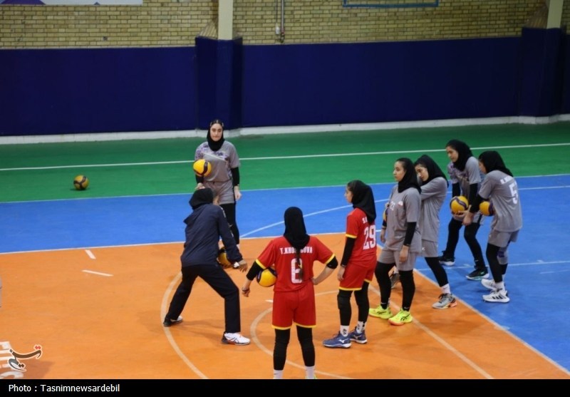 چهارمین اردوی انتخابی تیم ملی والیبال دختران زیر 15 سال + تصاویر