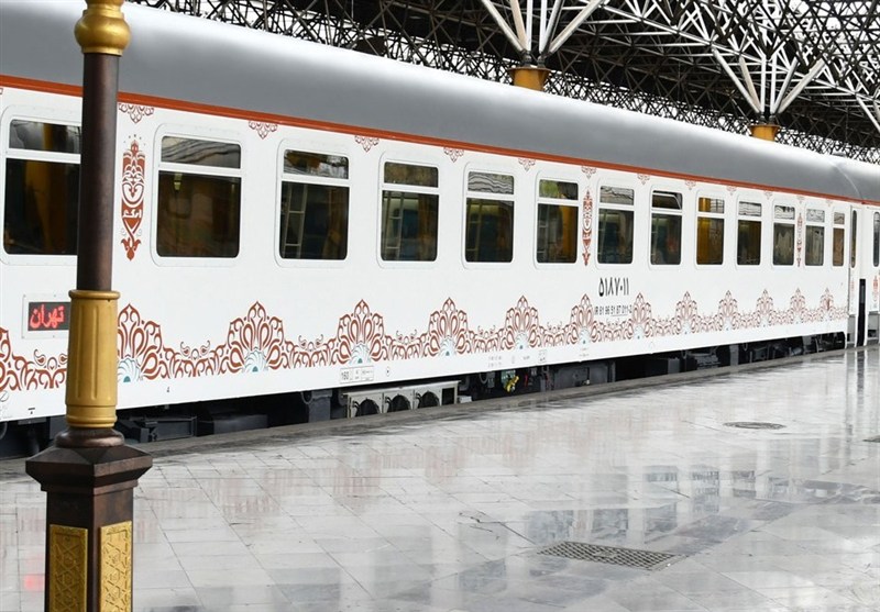 توقف 10 ساعته قطار جوپار تهران-بندرعباس در ایستگاه؛ مسافران در واگن‌ها حبس شده‌اند