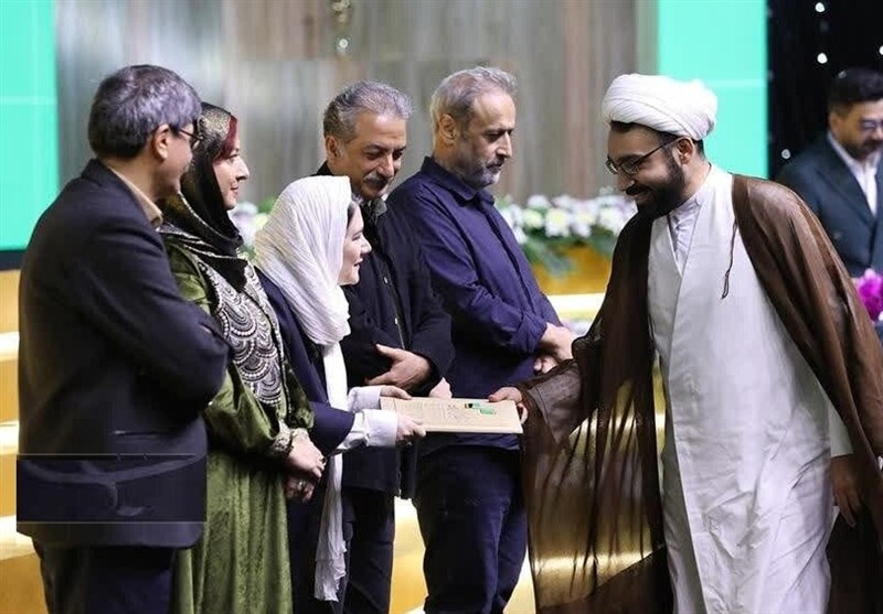 حوزه علمیه , صدسالگی حوزه علمیه قم , حوزه پیشرو و سرآمد , حوزه انقلابی , 