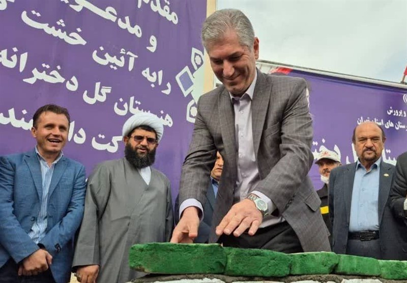 کلنگ‌زنی نخستین هنرستان تخصصی گل و گیاه دخترانه استان تهران در پاکدشت