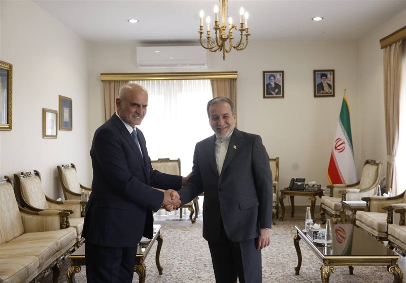 دیدار معاون سیاسی رئیس مجلس لبنان با عراقچی