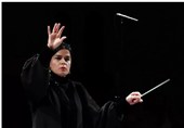 Первая женщина-дирижёр Ирана вдохновляет публику