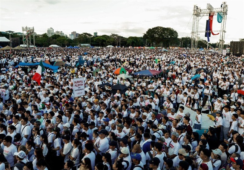 Hundreds of Thousands Rally in Manila against Flood-Control Corruption Scandal