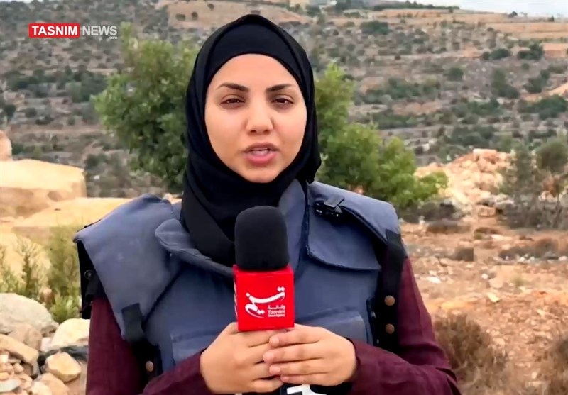 نظامیان اسرائیلی شریک جرم شهرک‌نشینان در سرقت از باغ‌های زیتون فلسطینیان