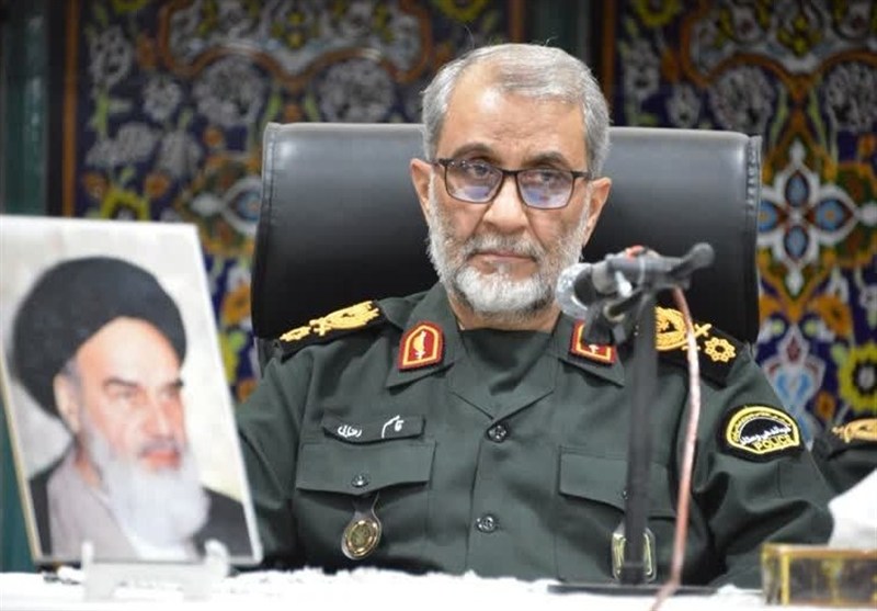 خانواده بزرگ انتظامی باید الگوی بصیرت و ایستادگی در برابر دشمن باشد