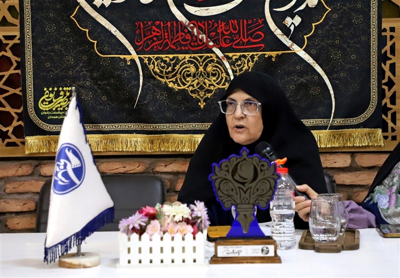 پیکرۀ صبر و عشق؛ از چادرِ چالش‌برانگیز بانوی همدانی تا مدیریتِ جهادی+تصویر